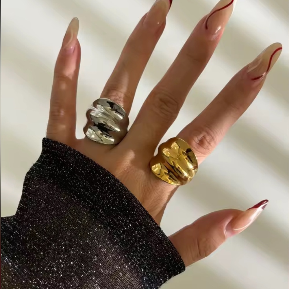 NWT Chunky Silver Ring Size 7